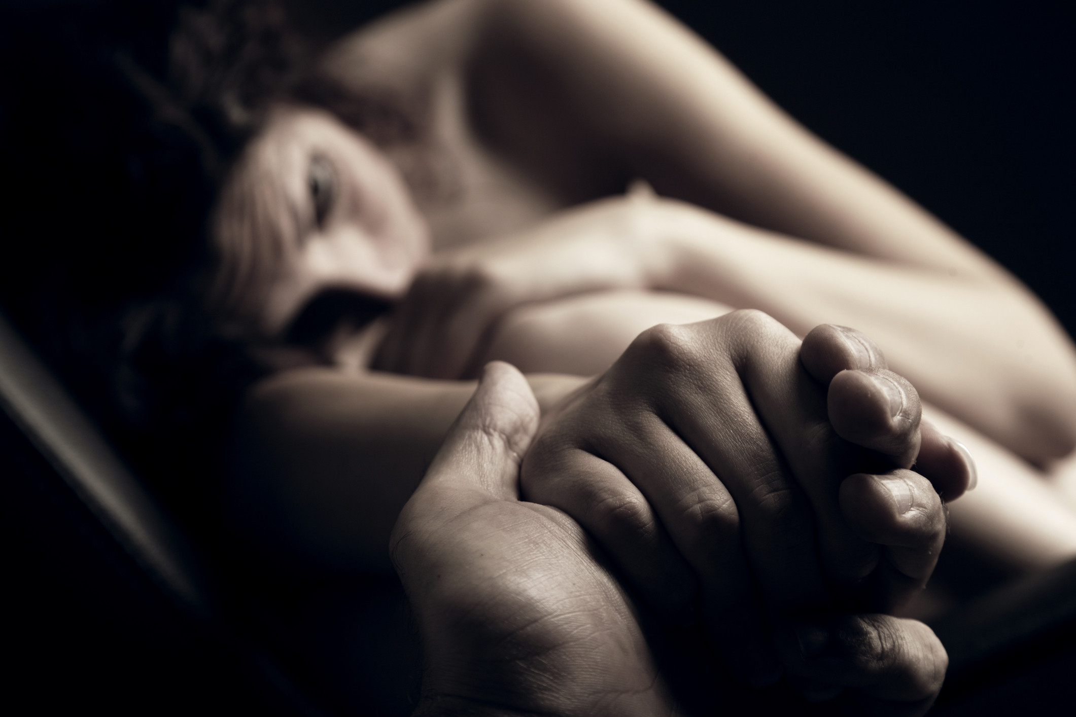 Abuzurile sexuale la care erau supuşi de către părinţi. Cuplul, condamnat la 39 de ani de închisoare