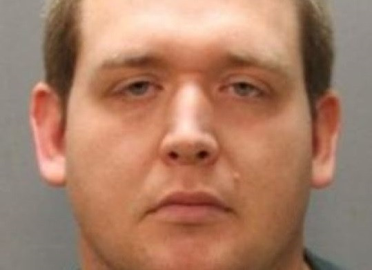 Un pedofil a violat o fetiță de 3 ani în biserică. Pe cine a dat vina