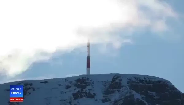 Spectacol pe cer, în munții Bucegi. Explicația pentru fenomenul asemănător Aurorei Boreale