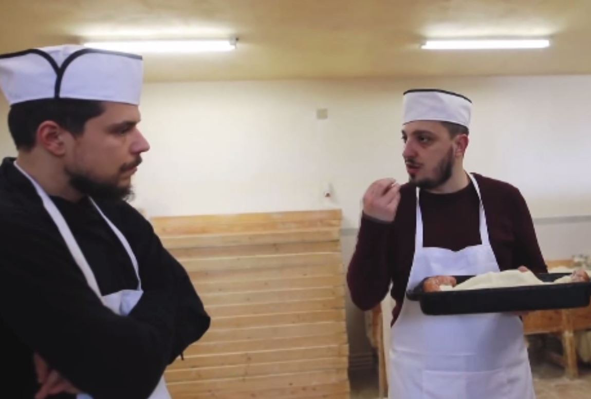 Povestea celor doi români care colindă țara pentru a descoperi rețete vechi