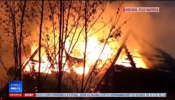 Incendiu violent la Muzeul Satului din Cluj. În timpul zilei în imobil funcţiona şi o grădiniţă