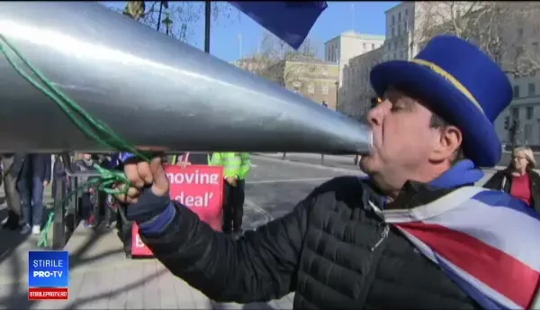 Theresa May, conflict dur cu parlamentarii britanici. "Este o zi ruşinoasă pentru Anglia"