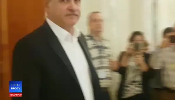 Dragnea i-a răspuns în limba engleză unei jurnaliste străine că nu știe engleza. VIDEO