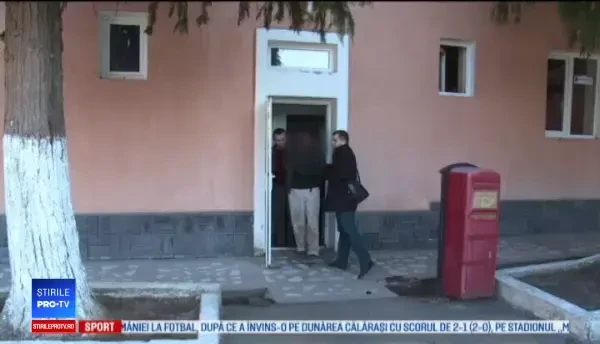Şi-a ucis prietenul şi a ţinut 3 săptămâni cadavrul într-un covor. De ce s-a predat singur