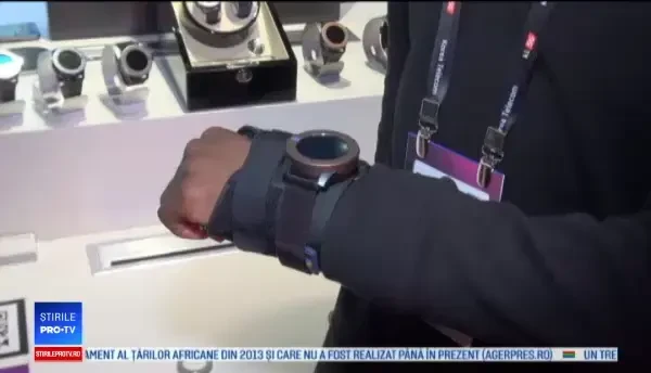 iLikeIT. O firmă de baterii a lansat un telefon care ţine o săptămână. Câte kilograme are