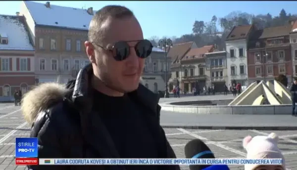 Pericolul la care sunt expuși copiii de proprii părinți pe rețelele sociale. "E nașpa"