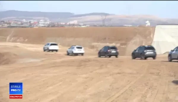 Răzvan Cuc promite 180km de autostradă și anunță folosirea dronelor. Reacția ONG-urilor