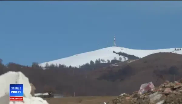 Munți de gunoi într-unul dintre cele mai frumoase locuri din țară: ”Vai de capul meu!”