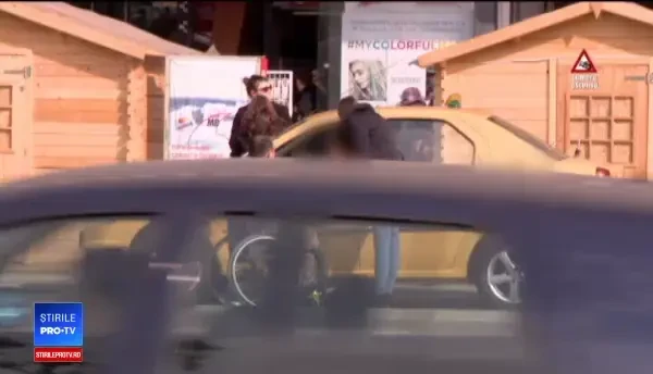 Experiment Știrile PRO TV. Cum e tratat un bărbat în scaun cu rotile de taximetriști