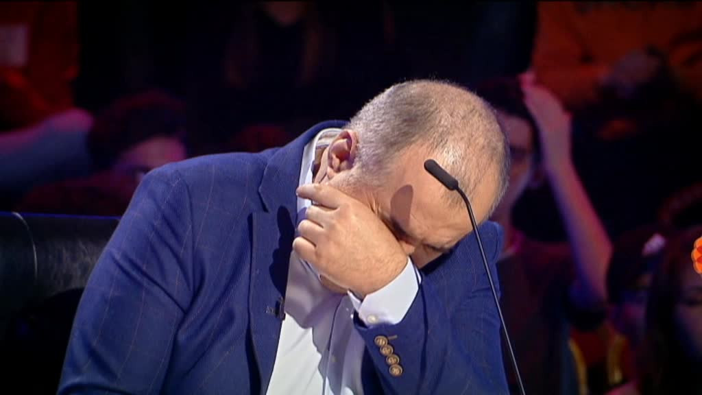 Florin Calinescu a plans la ”Romanii au talent”, la o piesa dedicata victimelor din Colectiv. VIDEO