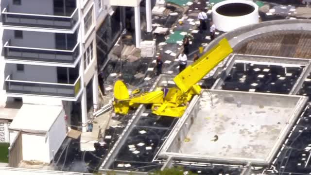 Un avion a căzut lângă un bloc din Florida. Pilotul a murit