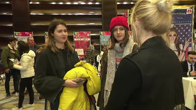 Mii de elevi de elită părăsesc anual țara pentru a studia în străinătate. Cele mai căutate țări