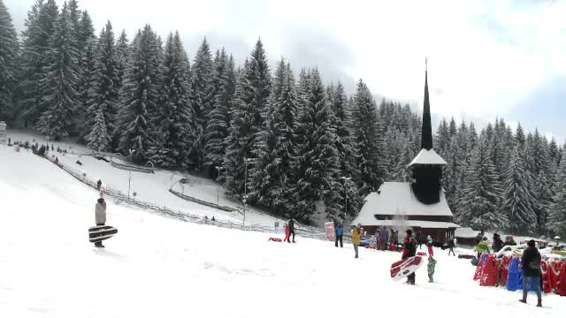 Sezonul de schi se prelungește. Zăpada nouă este însă periculoasă pentru turiști