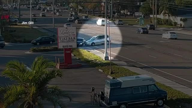 Accident dramatic, filmat de camerele de supraveghere. Vinovatul a fugit