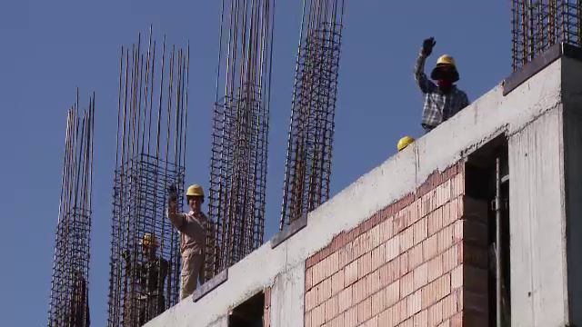 Bătaie cu maceta între muncitori vietnamezi, pe un șantier de lângă Capitală