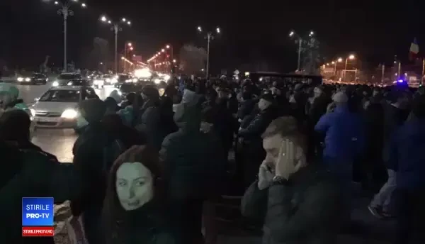 Protest în București faţă de OUG 7. ”Miza pentru noi toţi este independenţa Justiţiei”