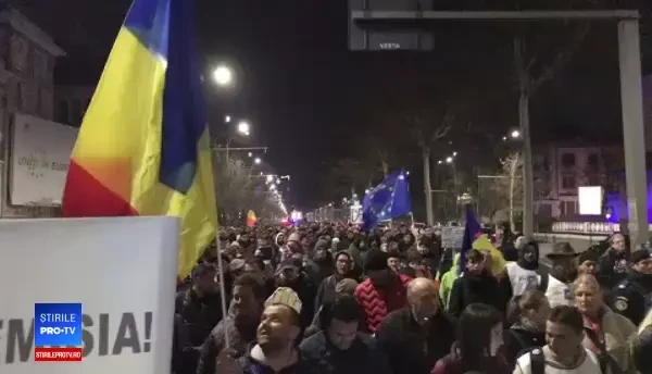 Protestatarii pe traseul Piața Romană - Ministerul Justiției