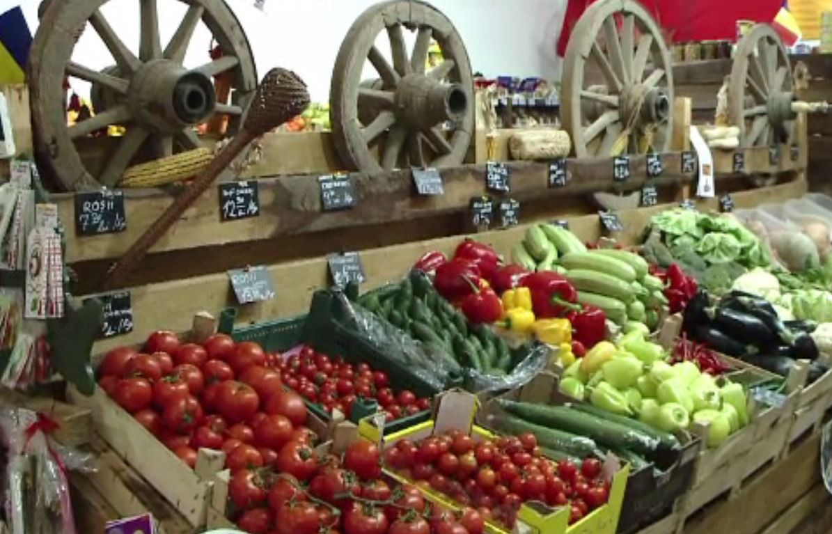 Rețeta succesului pentru magazinele mici. Cum vând produse românești la preț de producător