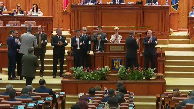 Moţiunea de cenzură a fost depusă. Are cu 4 semnături mai mult decât ar fi necesare