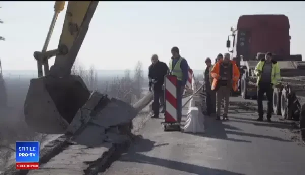Trafic blocat pe DN1 din cauza podului căzut la Ploiești. Care e stadiul lucrărilor