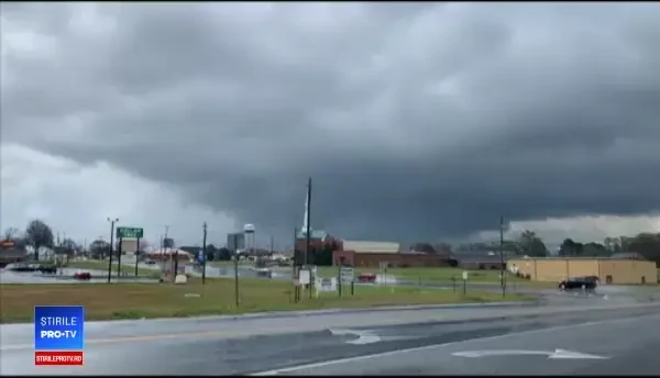 23 de morți după o tornadă în SUA