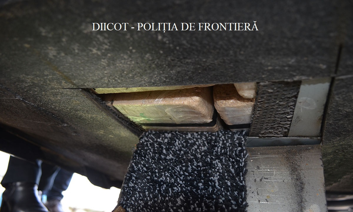 DIICOT: Doi olandezi, prinşi în vama Sighetu Marmaţiei cu 84 kg de heroină. FOTO