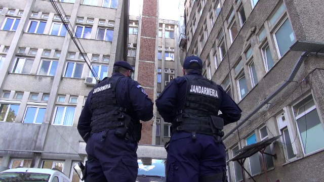 Percheziţii în Bucureşti şi 7 judeţe: credite bancare obținute cu documente false