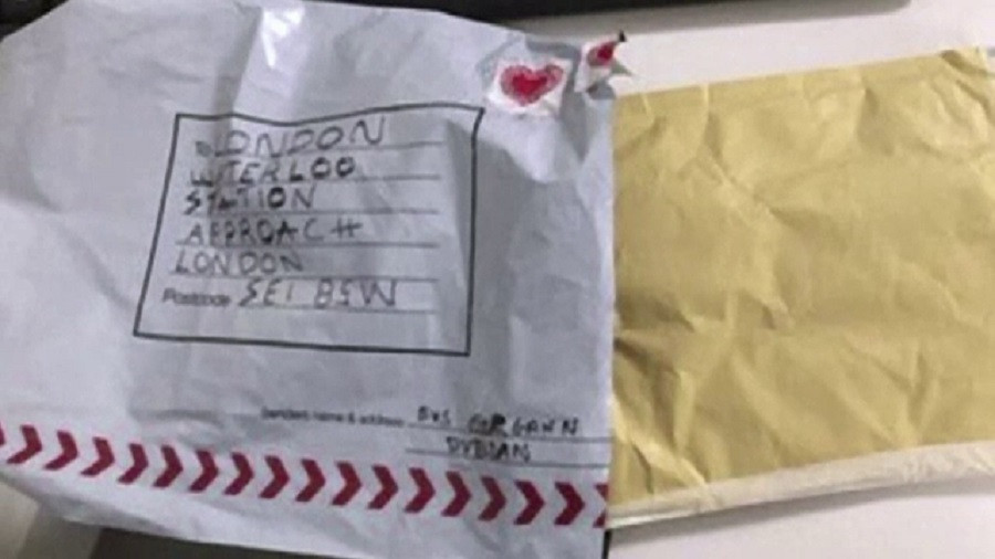 Alertă la Londra, după descoperirea unor plicuri. Detaliul care a atras atenția poliției