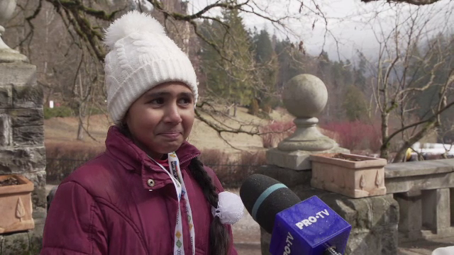 Reacţia unei fetiţe care nu a ieşit niciodată din satul ei, când ajunge la Peleş