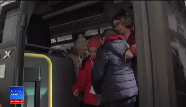 Reacţia unei fetiţe care nu a ieşit niciodată din satul ei, când ajunge la Peleş