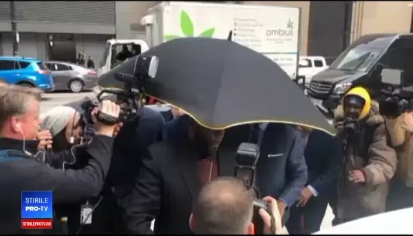 R. Kelly, arestat pentru a doua oară. Acuzațiile aduse cântărețului