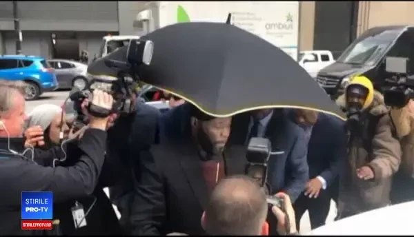 R. Kelly, arestat pentru a doua oară. Acuzațiile aduse cântărețului