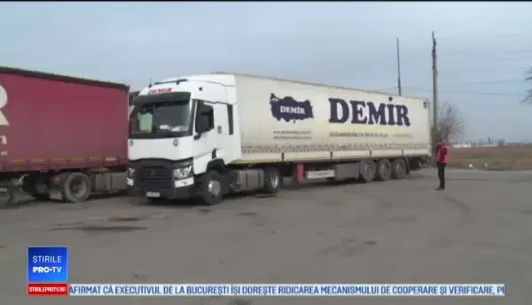 Descoperirea făcută într-un TIR cu piese pentru frigidere. Paznicii au sunat la 112