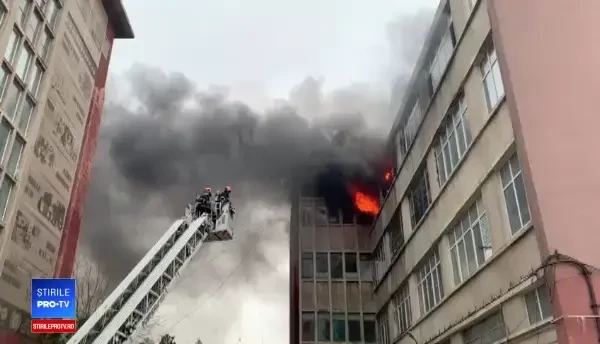 Incendiu la un depozit de polistiren, în sectorul 2 din București