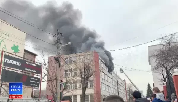 Incendiu la un depozit de polistiren, în sectorul 2 din București. VIDEO