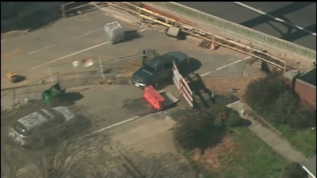 Un şofer urmărit de poliţie a ajuns din greşeală pe un şantier. Ce ascundea în maşină