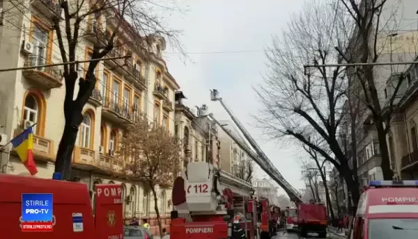 Incendiu în centrul Capitalei. Pompierii au găsit un cadavru în clădire