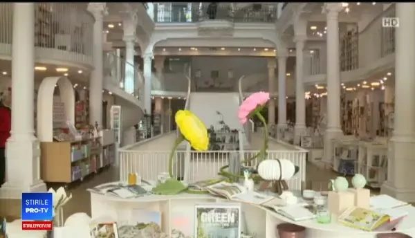 Cea mai fotografiată librărie din lume se află în București: "Locul ăsta e la modă"