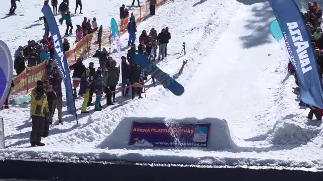 Concurs de sărituri cu schiurile în bazin, la Păltiniş. Care a fost premiul cel mare