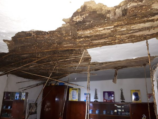 Incendiu la o casă din Arad. O persoană a murit, iar alte două au fost rănite. FOTO