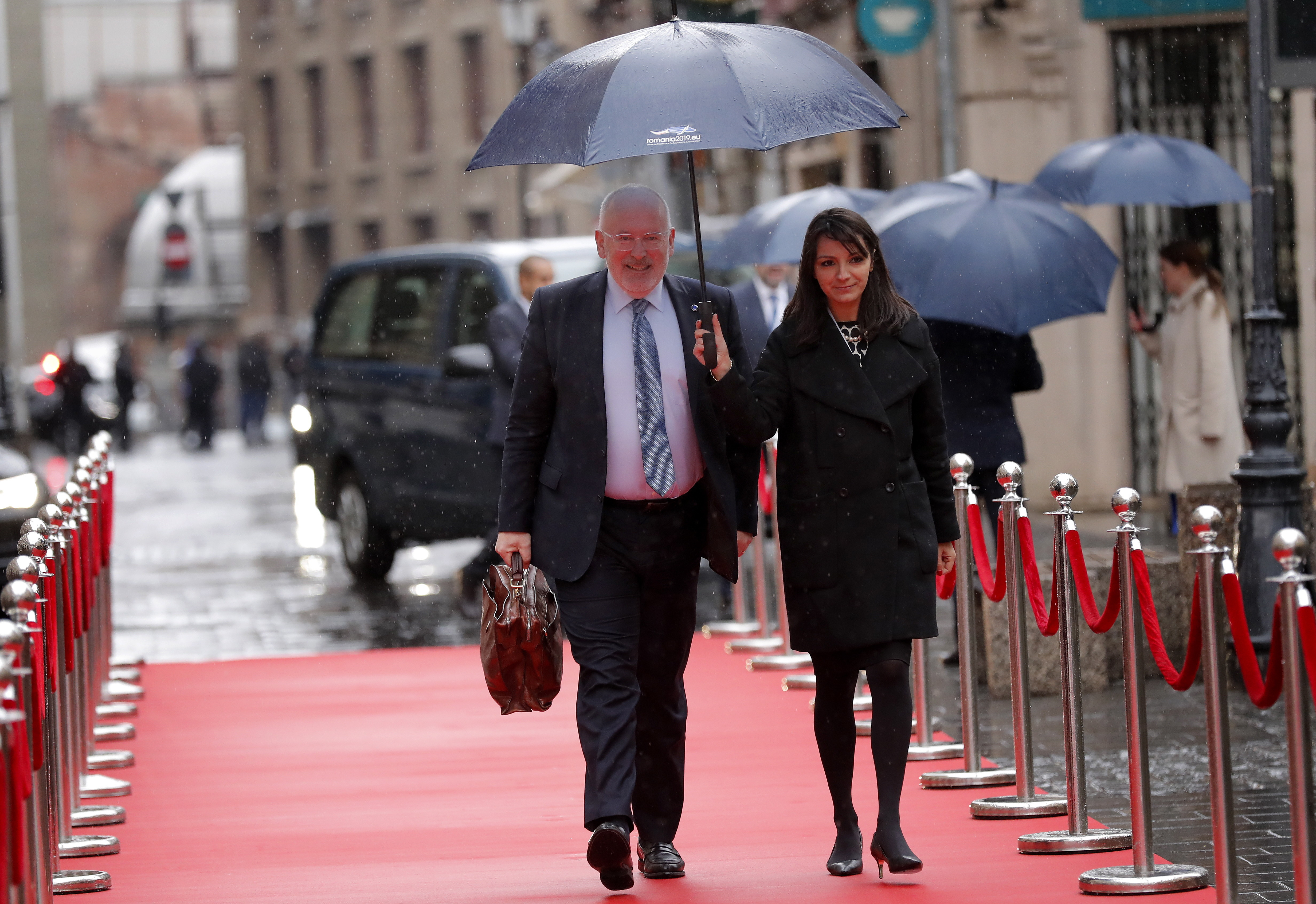 Ministrul Ciamba și vicepreședintele CE Frans Timmermans participă la o reuniune informală