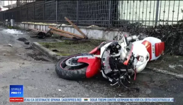 Incident înfiorător. Un bătrân care se odihnea pe o bancă, rănit grav de un motociclist