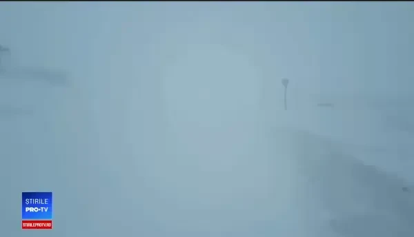 Vremea extremelor. La Braşov a nins, iar la Timişoara oamenii au stat la soare