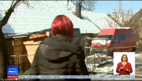 A pus rudele să-i taie mâna cu flexul sperând că se va îmbogăţi. Planul şocant al tinerei