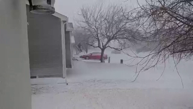 Un "ciclon-bombă" a lovit mai multe orașe din SUA. Traficul a fost paralizat