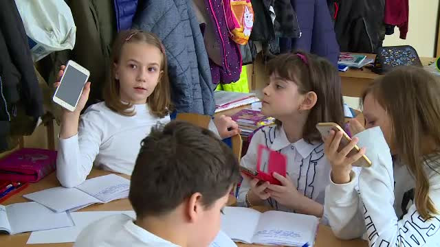 Metoda unor profesori și învățători din Capitală pentru a-i ține pe elevi atenți la ore