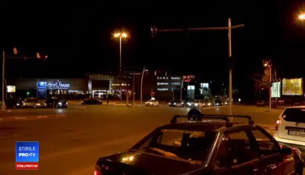 Măsura luată în mai multe orașe pentru reducerea numărului de accidente. Cum arată semafoarele