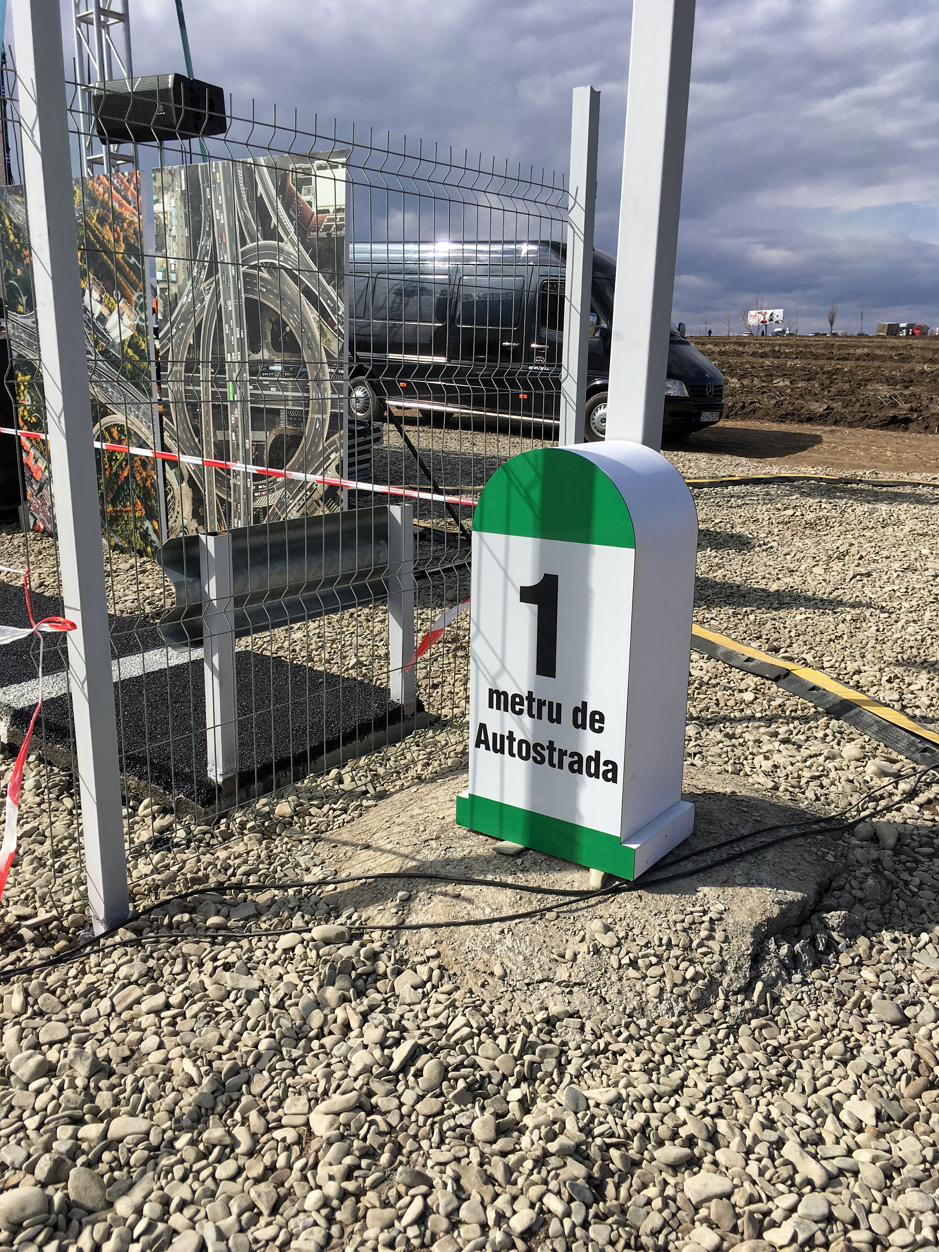 primul metru de autostrada construit de Stefan Mandachi