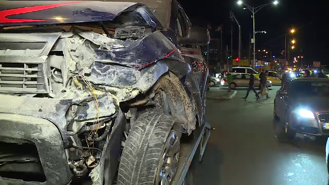 Carambol cu 4 mașini într-o intersecţie din Capitală. Cum s-a produs accidentul