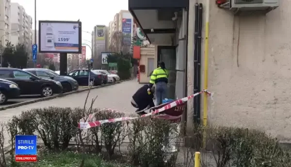 Jaf armat la un cazinou din Piteşti. Doi mascați au atacat angajații și au fugit cu banii